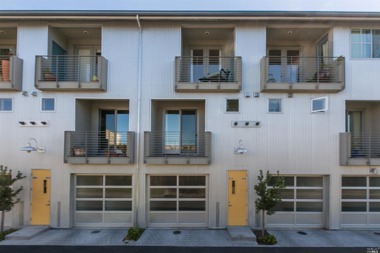 Property Photo:  458 1 Street  CA 94952 