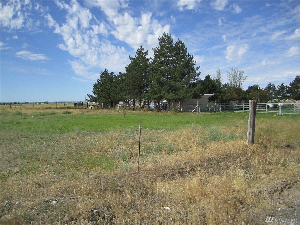 Property Photo: 5659 Rd 4 NE WA 98837