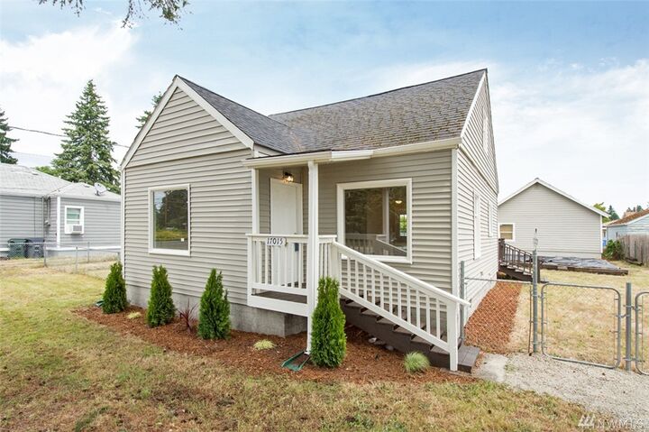 Property Photo:  17015 Park Ave S  WA 98387