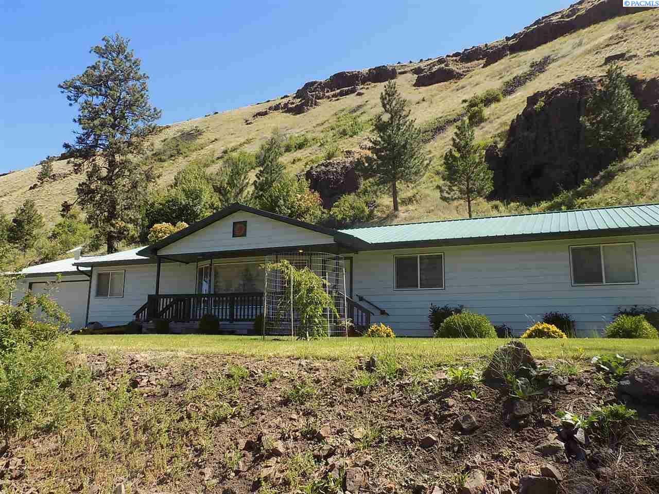 Property Photo: 2013 Tucannon Road WA 99328