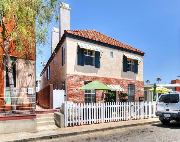 Property Photo:  121 44th Street  CA 92663 