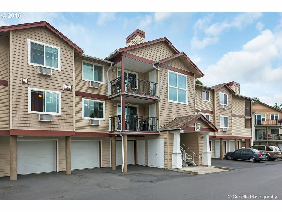 Property Photo:  750 NW 185th Ave 206  OR 97006 