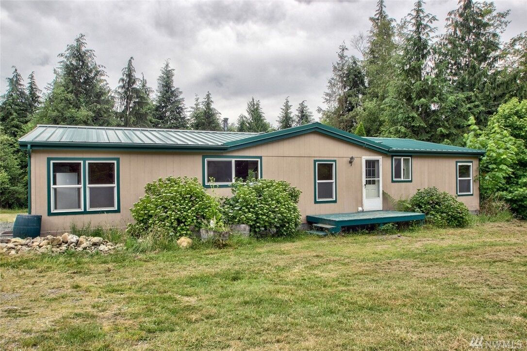 Property Photo: 24478 Newberg Rd WA 98284