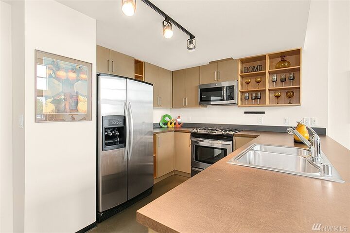 Property Photo:  4422 Bagley Ave N 308  WA 98103 