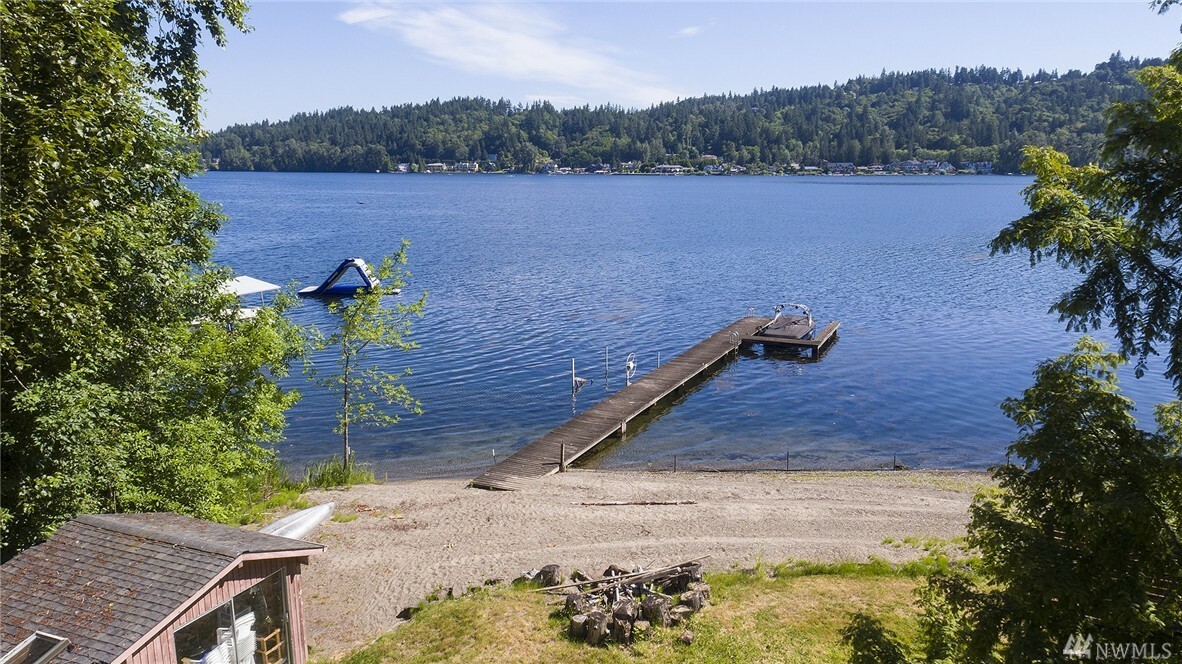 Property Photo:  2656 W Lake Sammamish Pkwy NE  WA 98052 