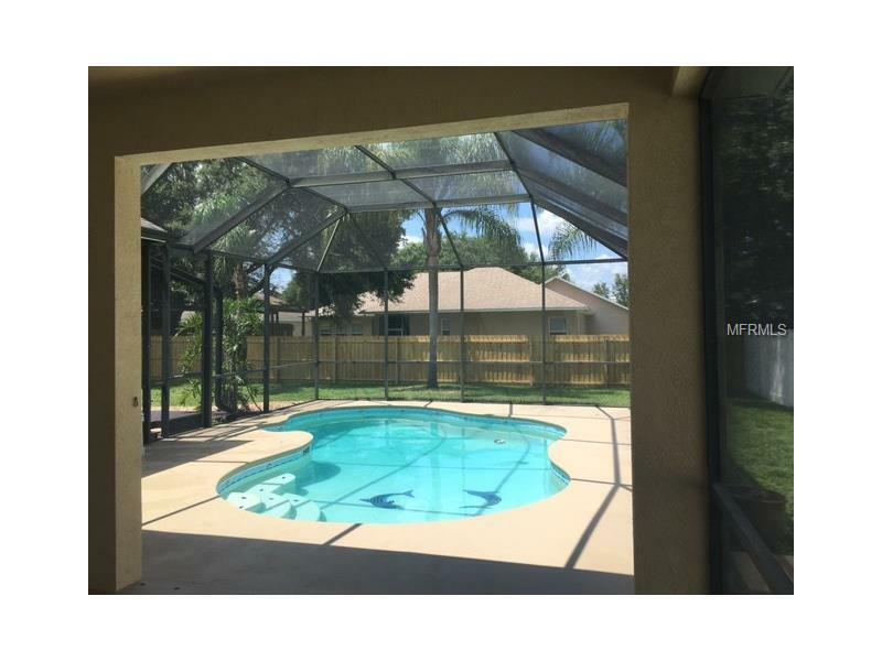 Property Photo: 3906 Whisper Grove Court FL 33594