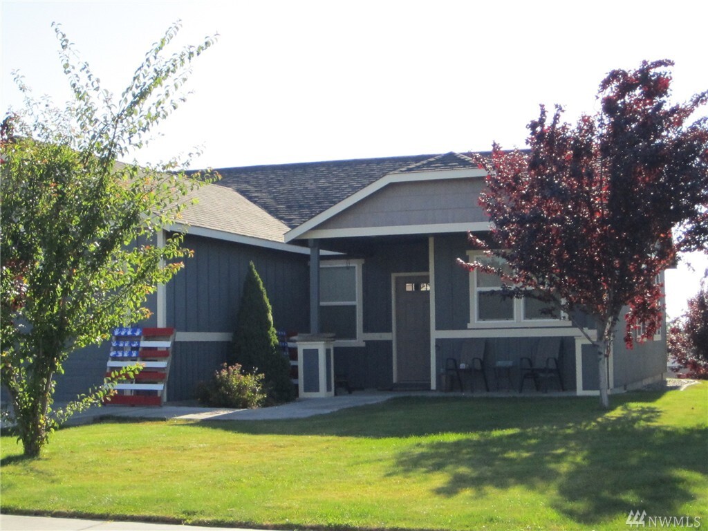 Property Photo: 521 N Mississippi Dr WA 98837