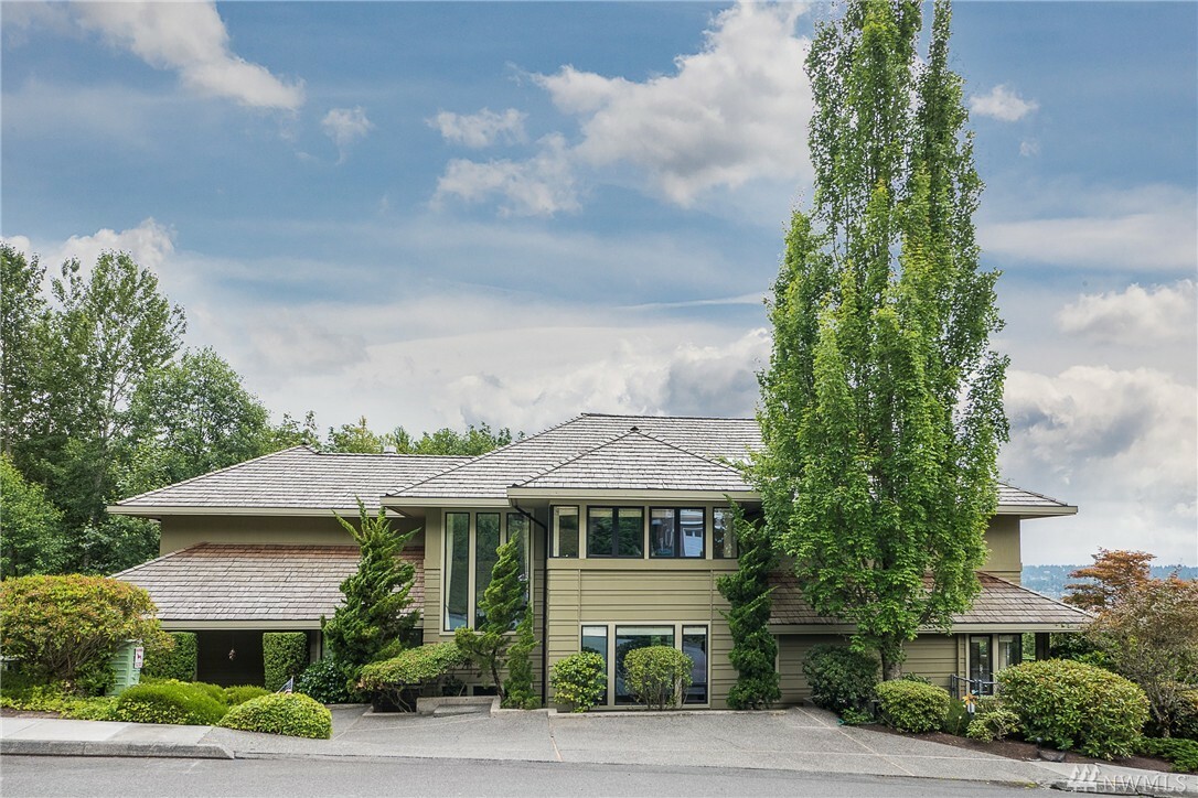 Property Photo:  6415 NE 138th Place  WA 98034 