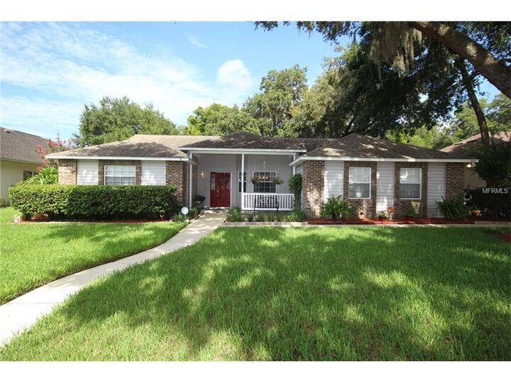 Property Photo: 514 Covington Park Street FL 33584