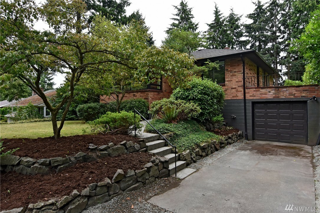 Property Photo:  8520 32nd Ave NW  WA 98117 