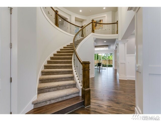 Property Photo: 23625 NE 17th Ct WA 98074
