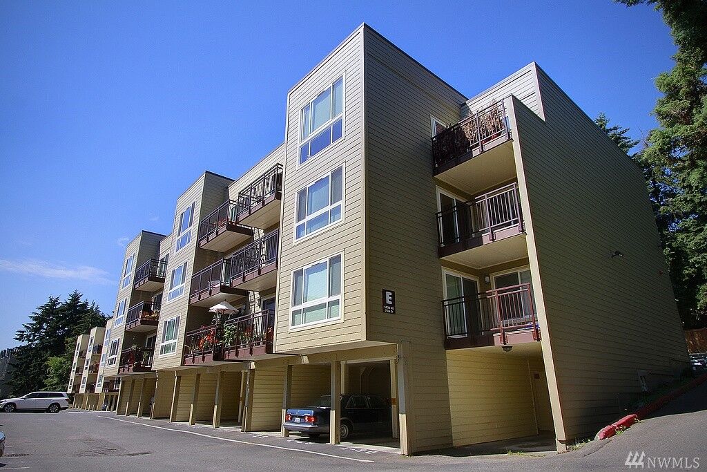 Property Photo:  5832 NE 75 St E305  WA 98115 