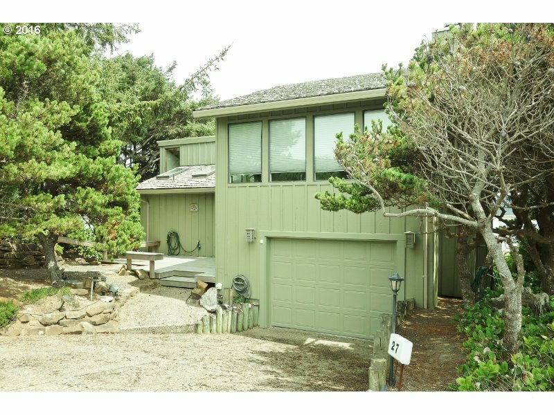 Property Photo:  27 Spouting Whale Ln  OR 97388 