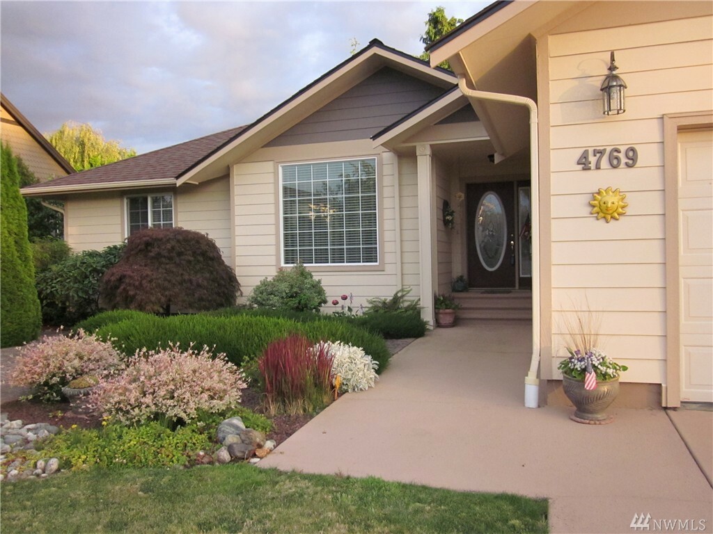 Property Photo: 4769 N Golf Course Dr WA 98230