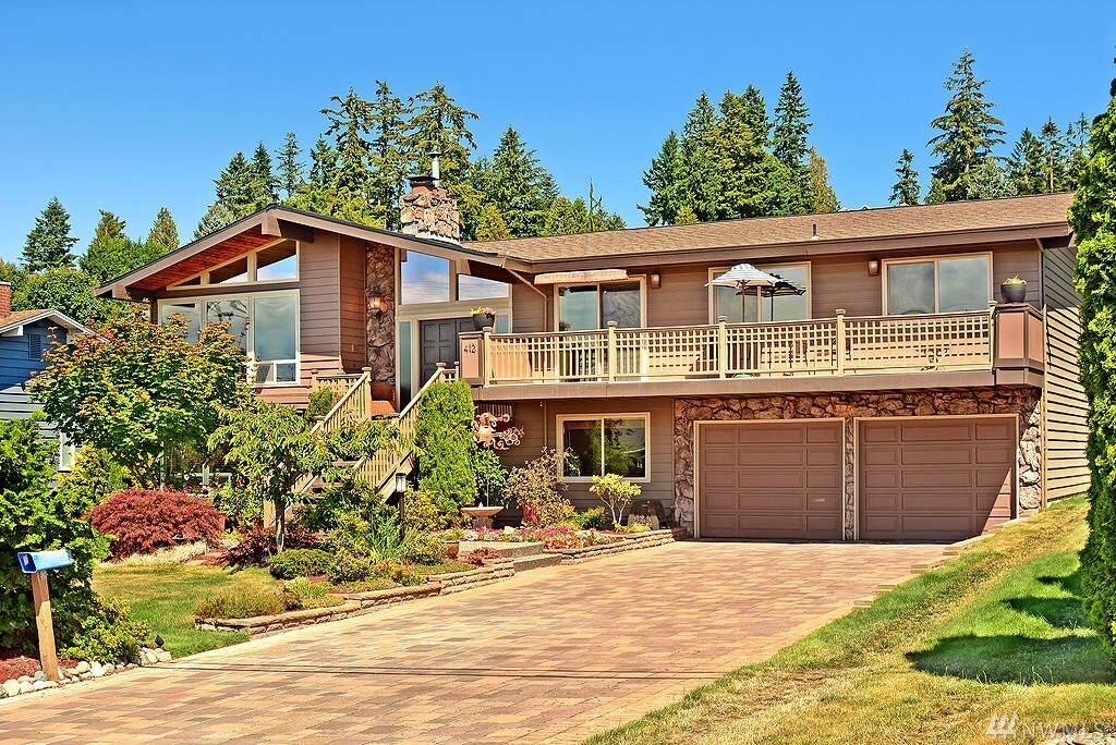 Property Photo:  412 Olympic Ave  WA 98020 