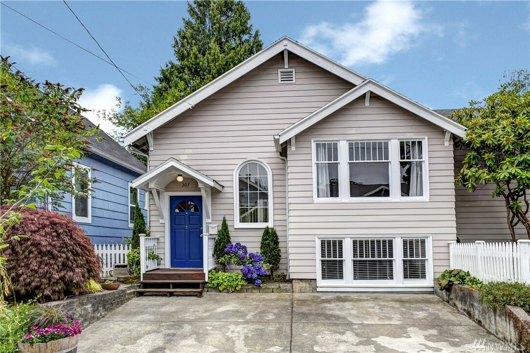 Property Photo:  207 N 73rd St  WA 98103 