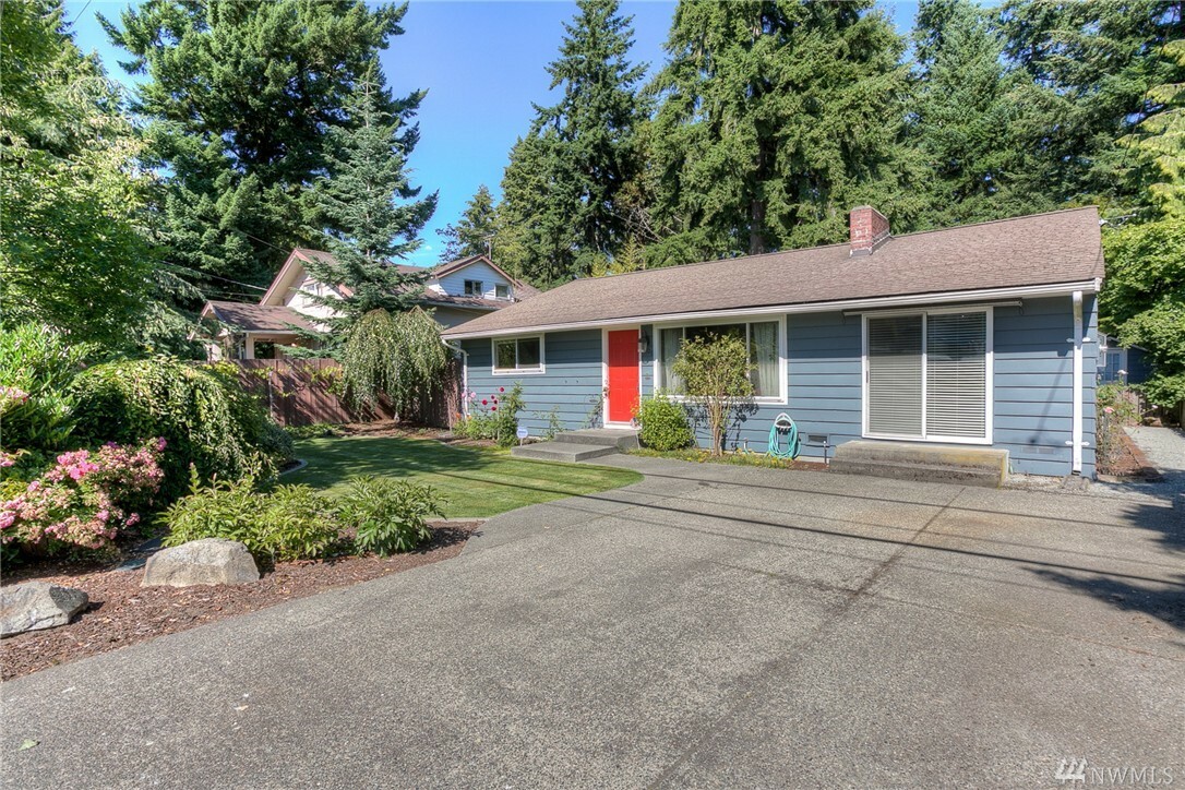 Property Photo:  14426 4th Ave SW  WA 98166 