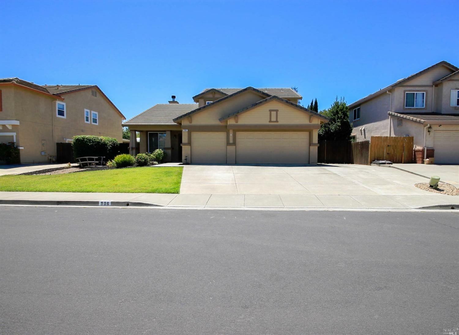 906 Fallsgrove Way  Vacaville CA 95687 photo