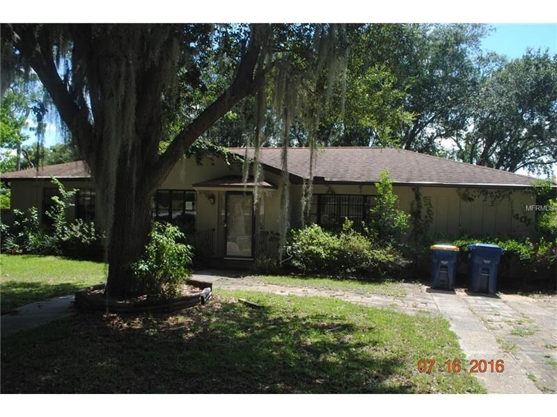Property Photo:  401 N Palm Avenue  FL 34737 