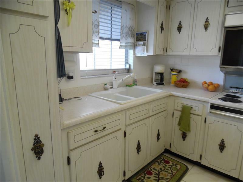 Property Photo: 1612 Lake Avenue SE 3 FL 33771