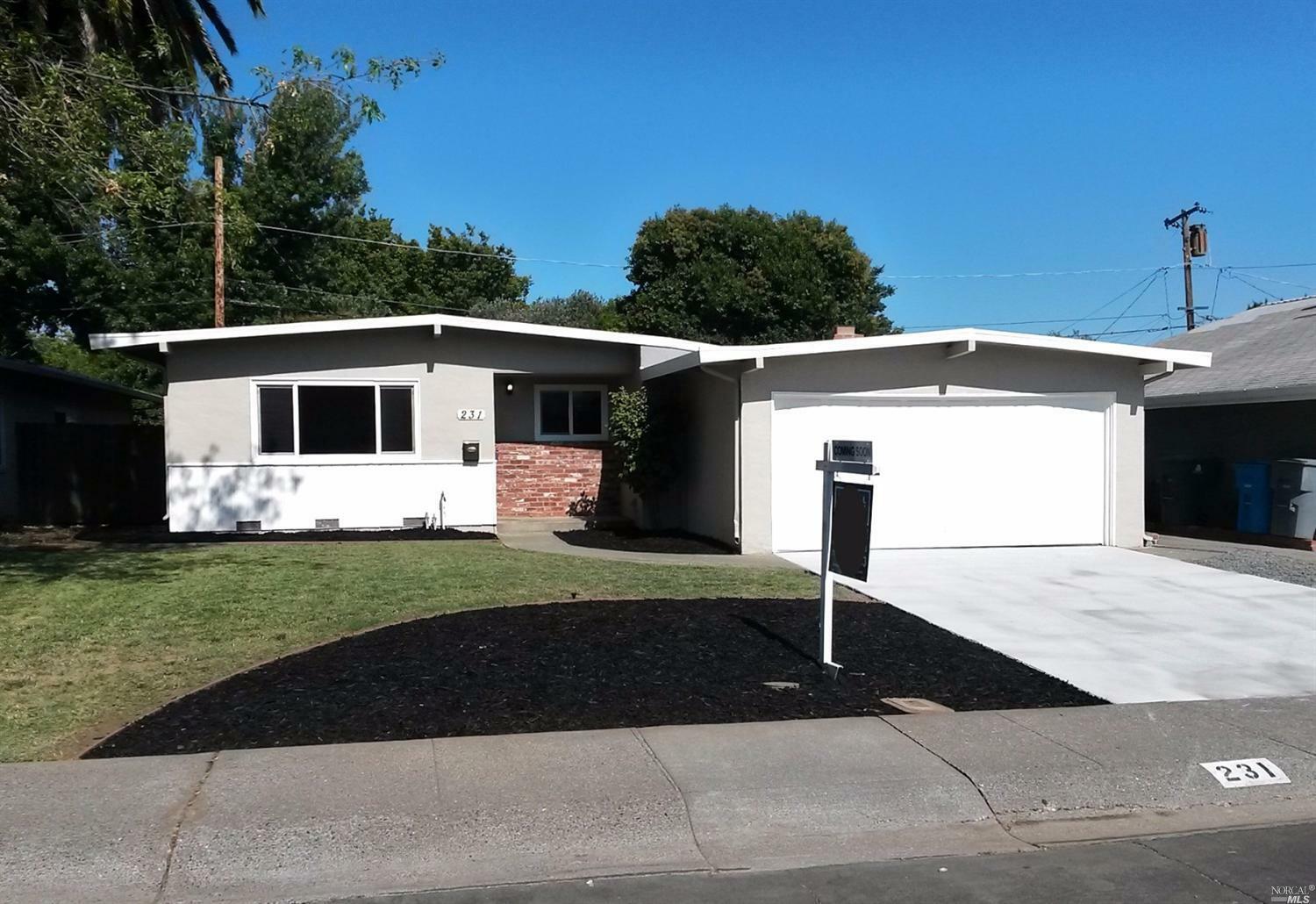 Property Photo: 231 Poplar Street CA 95688