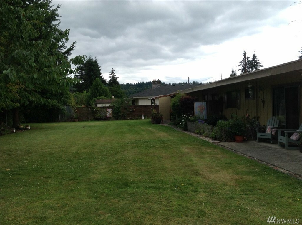 Property Photo:  501 11th St SE  WA 98372 