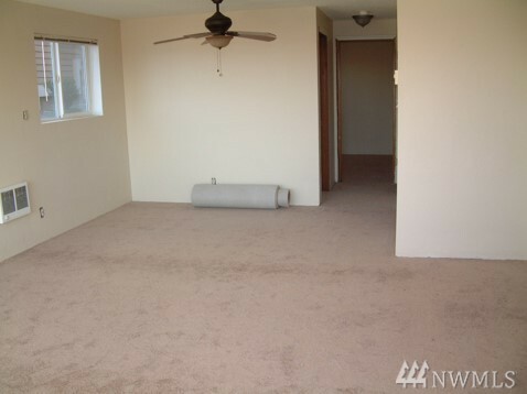 Property Photo:  412 Mill Ave S  WA 98057 