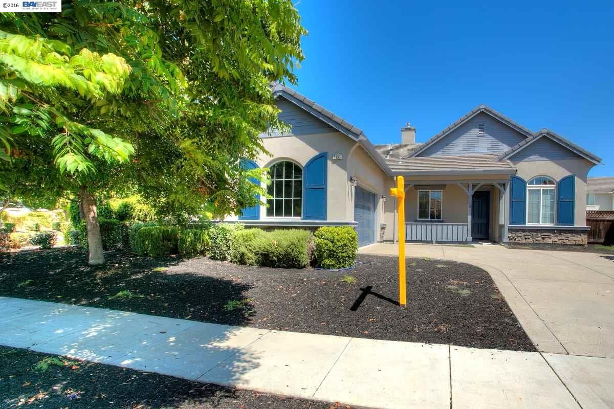 Property Photo: 655 Ray St CA 94513