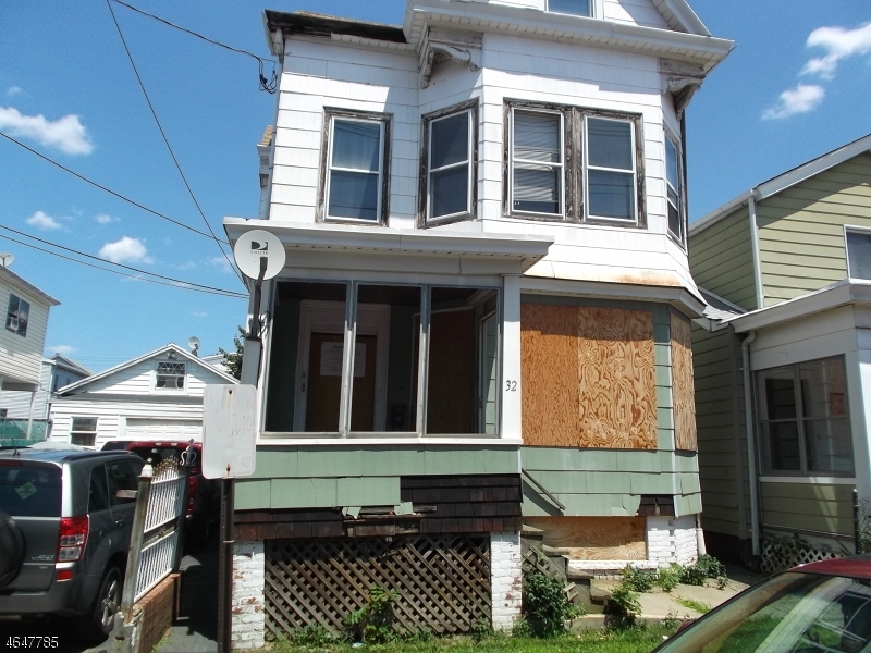 Property Photo:  32 Manchester Ave  NJ 07502 