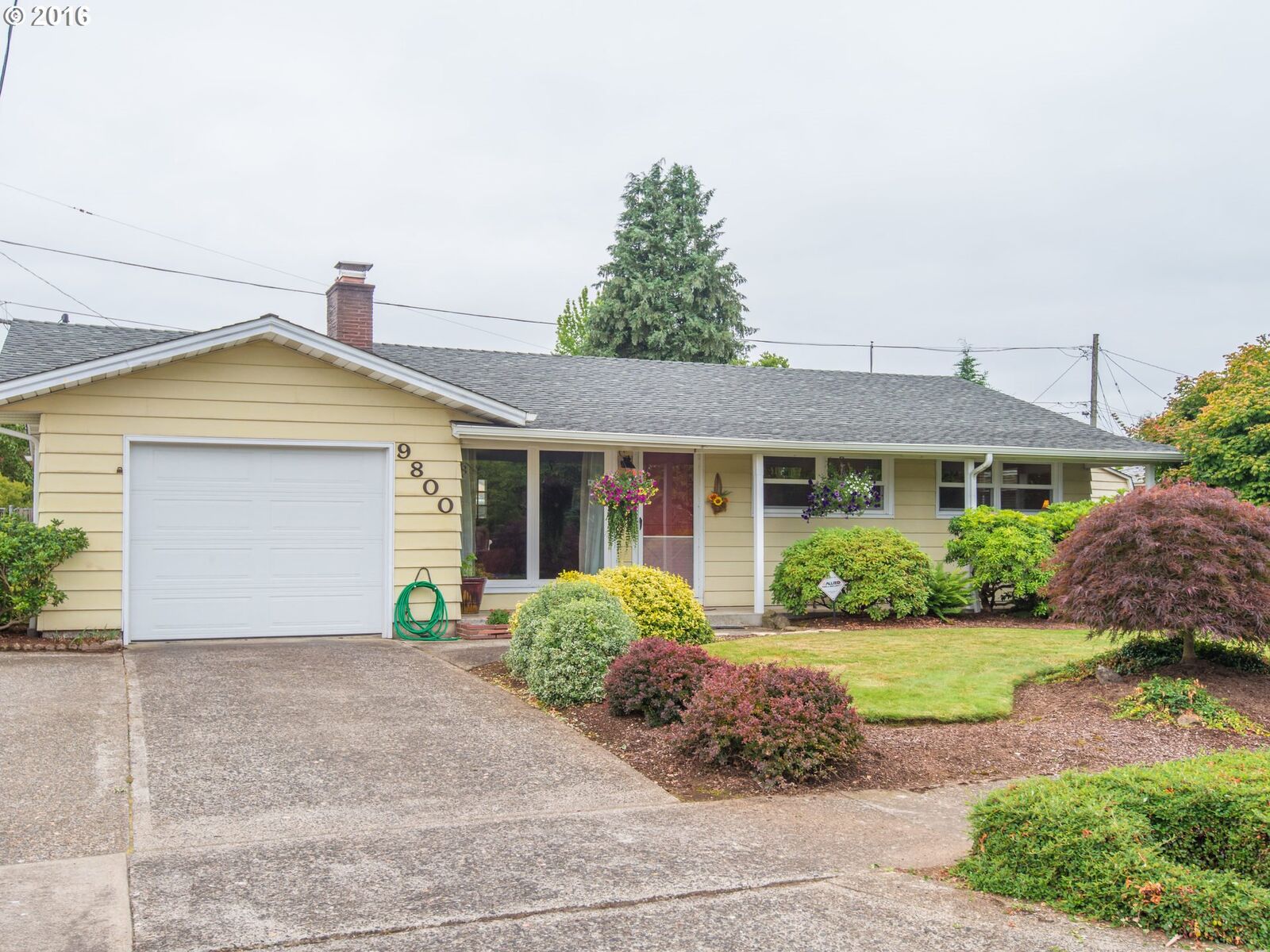 Property Photo:  9800 SE Mill St  OR 97216 