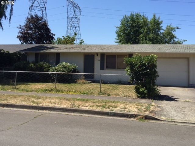 Property Photo: 1166 56th St OR 97478
