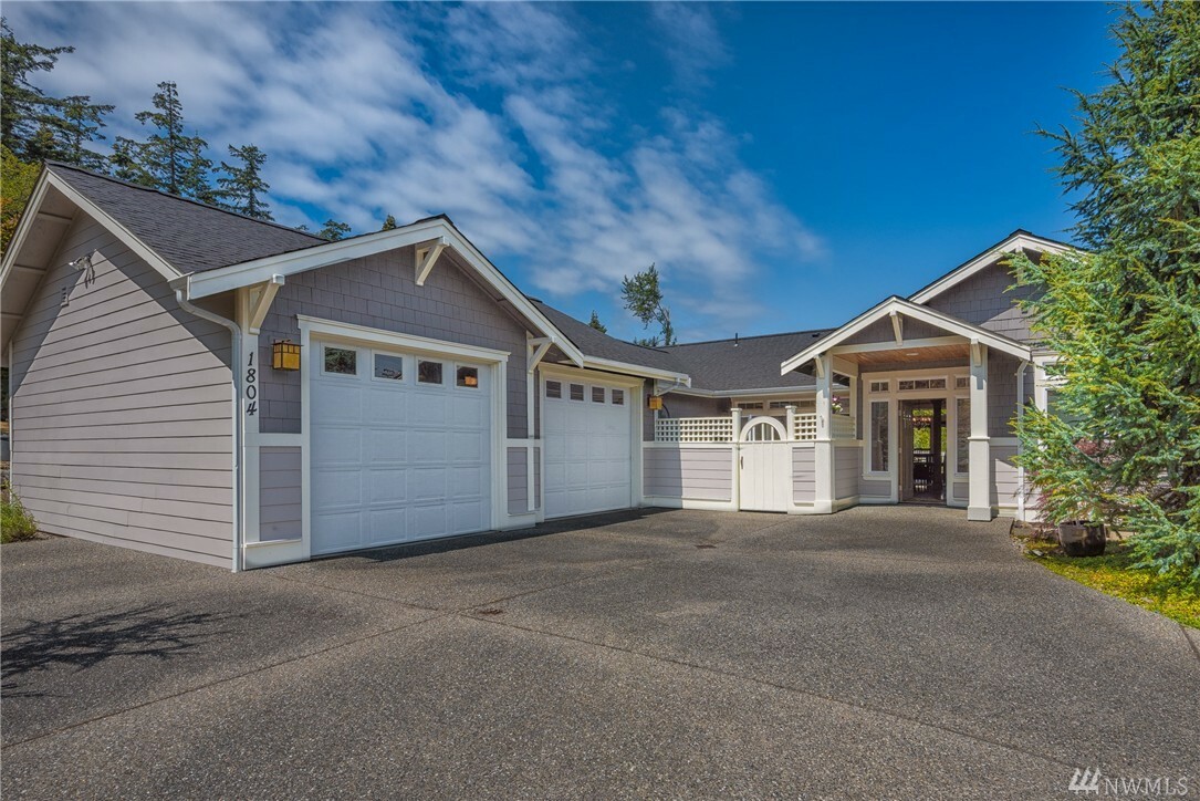 Property Photo:  1804 C Ave  WA 98221 