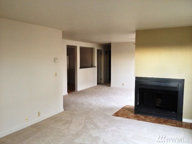 Property Photo: 500 W Roy St W201 WA 98119