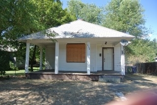 Property Photo: 2130 W Grace Ave WA 99205