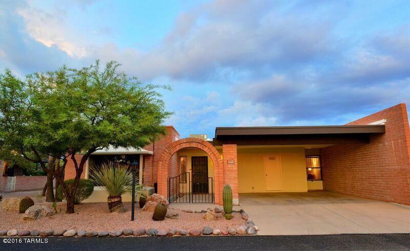 Property Photo:  5490 N Arroyo Grande Drive  AZ 85718 