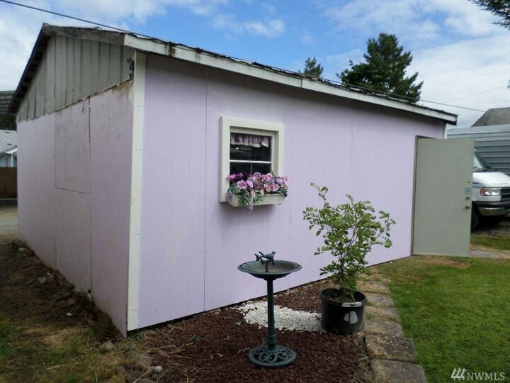 Property Photo:  402 Jackson St  WA 98581 