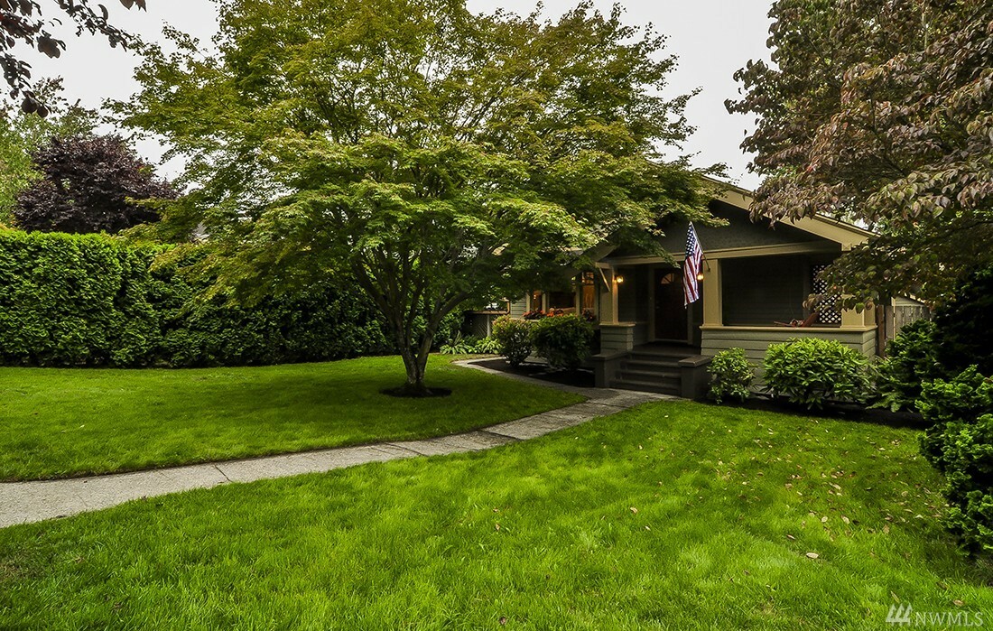 Property Photo:  3815 44th Ave SW  WA 98116 