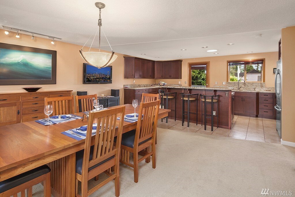Property Photo: 11202 SE 235th St WA 98031