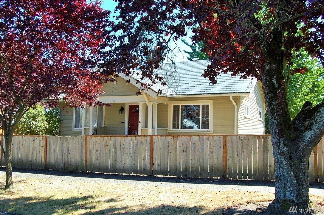 Property Photo: 1116 S 41st St WA 98418