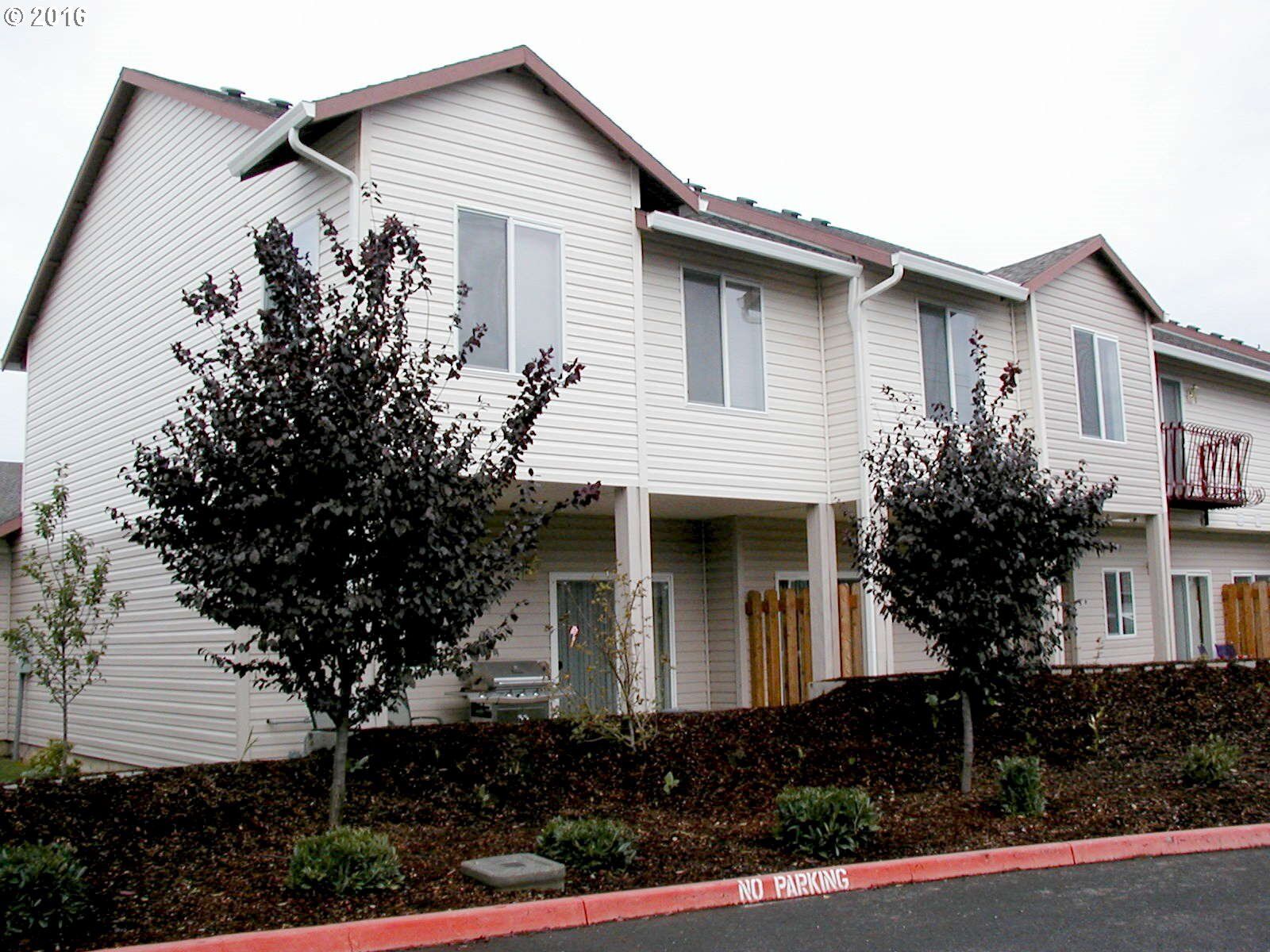 Property Photo:  