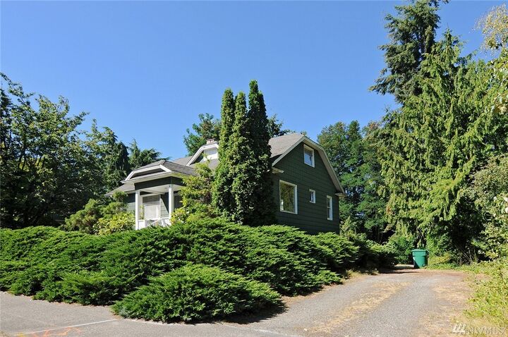 Property Photo:  9525 5th Ave NE  WA 98115 