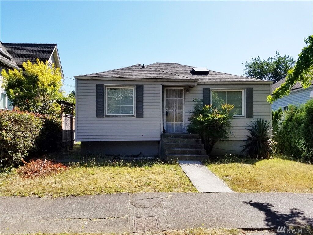 Property Photo:  212 Martin Luther King Jr Wy E  WA 98112 