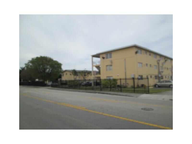 Property Photo:  3855 SW 79 Av 11  FL 33155 