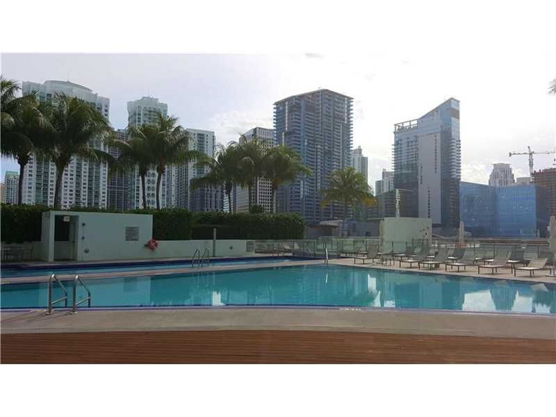 Property Photo:  90 SW 3rd St 1407  FL 33130 
