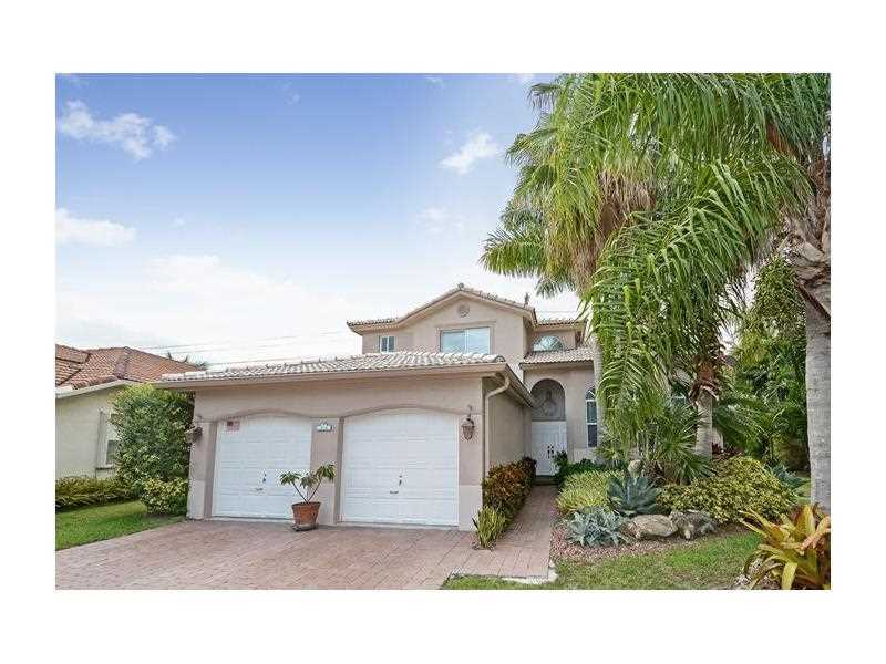 Property Photo:  315 W Cypress Cove Cr  FL 33325 