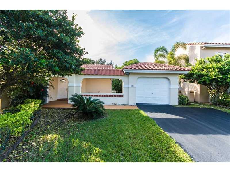 Property Photo:  1255 Seagrape Cir  FL 33326 