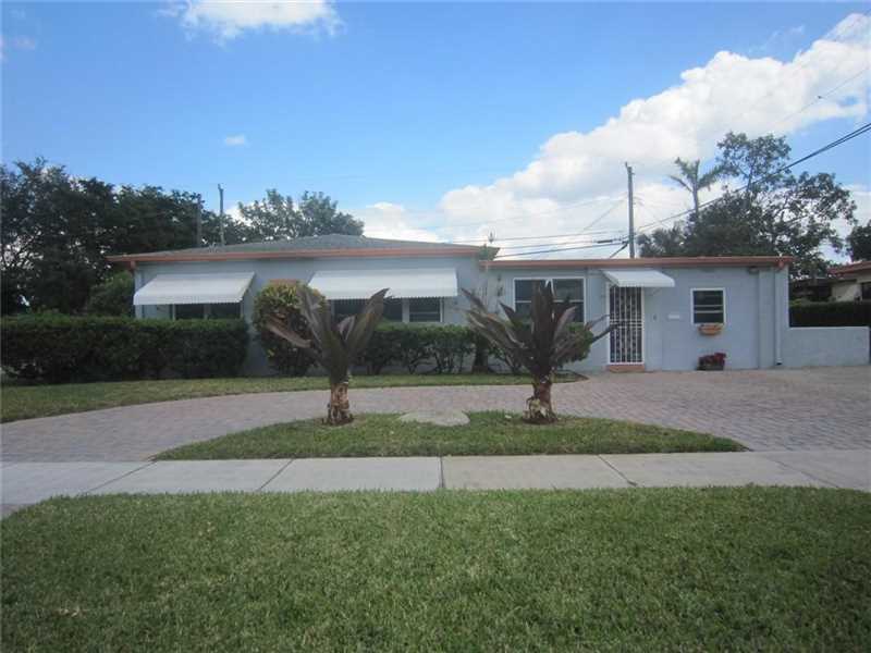 Property Photo: 15625 NE 5th Ave FL 33162