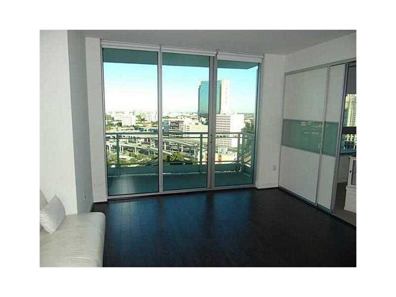 Property Photo: 90 SW 3 St 2007 FL 33130