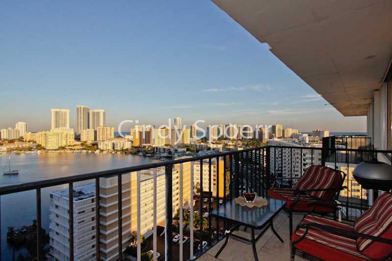 Property Photo: 427 Golden Isles Dr 16H FL 33009