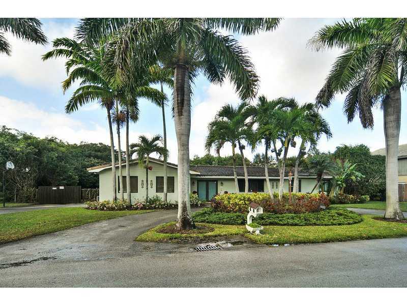 Property Photo: 14500 SW 93 Ct FL 33176